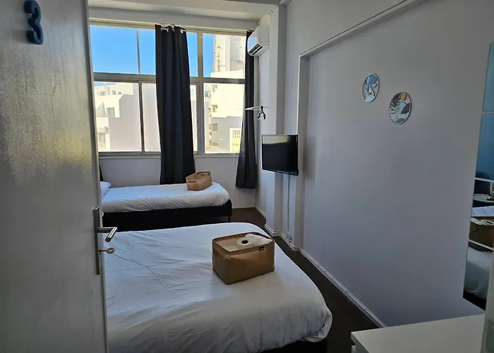 Δωμάτια σε οικογενειακή κατοικία Blife Europya - Private At Santantonya 3rd Floor Φάρο